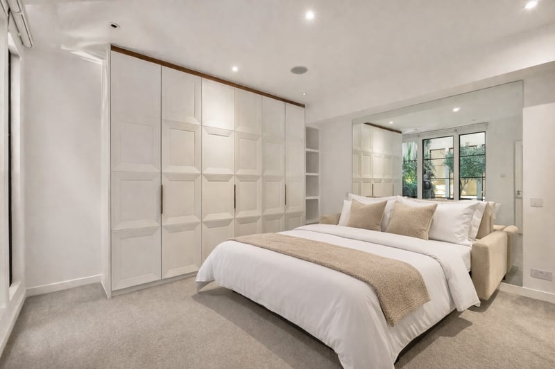 Pindock Mews