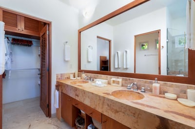 Luxury Villa Photo #33