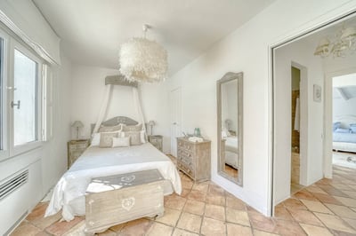 Luxury Villa Photo #23