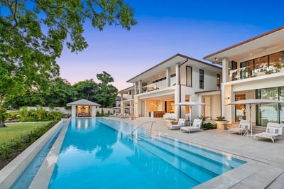 Luxury Villa Photo #2