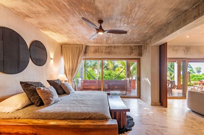 Luxury Villa Photo #28