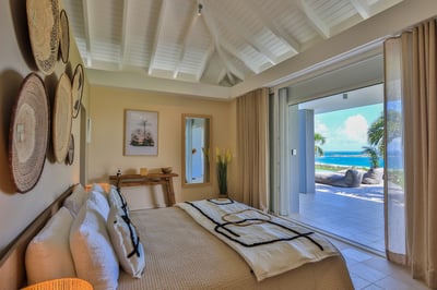 Luxury Villa Photo #50