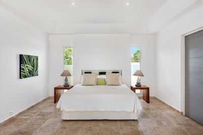 Luxury Villa Photo #35