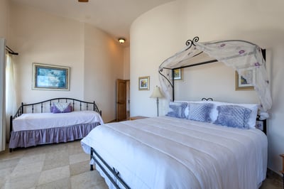 Luxury Villa Photo #58