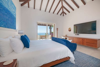 Luxury Villa Photo #34
