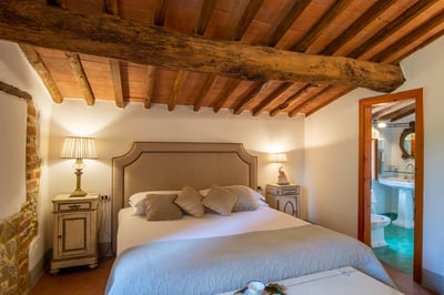 Luxury Villa Photo #30