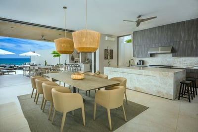 Luxury Villa Photo #25