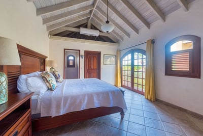Luxury Villa Photo #26