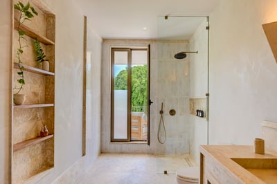 Luxury Villa Photo #26