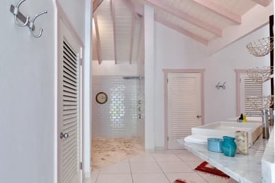 Luxury Villa Photo #33