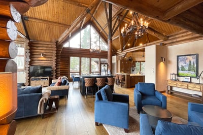Luxury Villa Photo #3