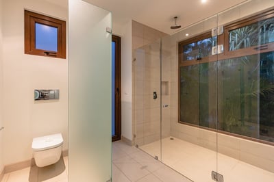 Luxury Villa Photo #26