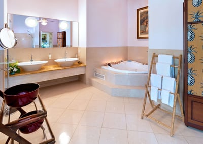 Luxury Villa Photo #16