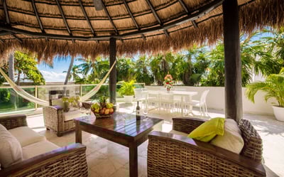 Luxury Villa Photo #6