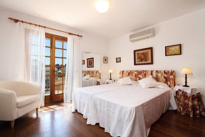 Luxury Villa Photo #17