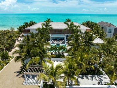 Luxury Villa Photo #26