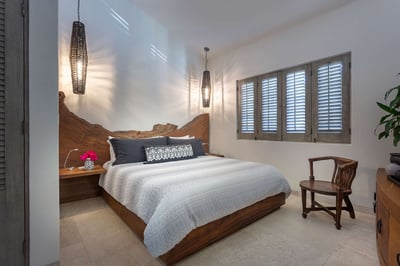 Luxury Villa Photo #17