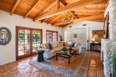 Luxury Villa Photo #28