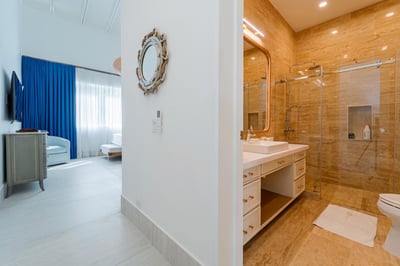 Luxury Villa Photo #28