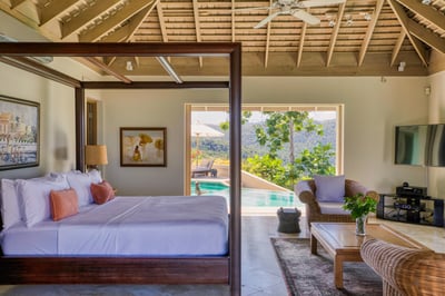 Luxury Villa Photo #12