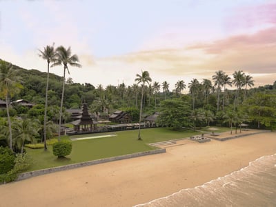 Luxury Villa Photo #3