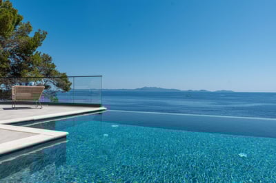 Luxury Villa Photo #20