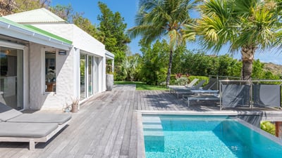 Luxury Villa Photo #3