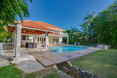 Luxury Villa Photo #3