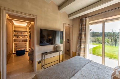 Luxury Villa Photo #30