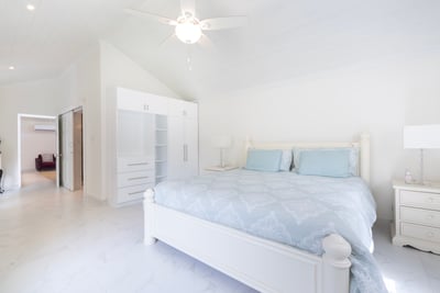 Luxury Villa Photo #35