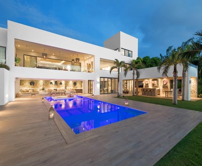 Luxury Villa Photo #3