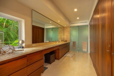 Luxury Villa Photo #24