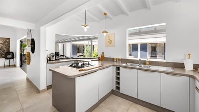 Kitchen & Dining Area