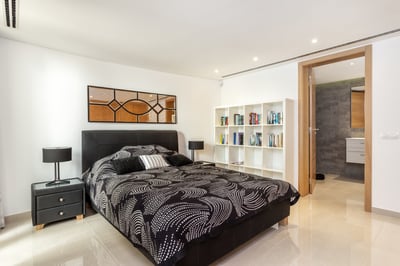 Luxury Villa Photo #29