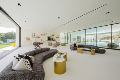 Luxury Villa Photo #13