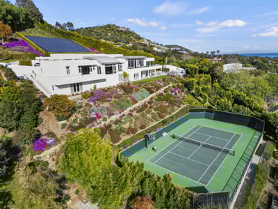 Luxury Villa Photo #5