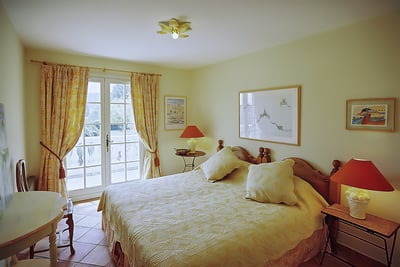 Luxury Villa Photo #9