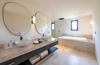 Luxury Villa Photo #38