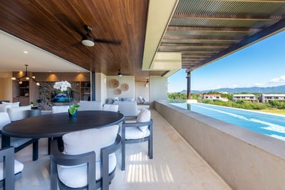 Luxury Villa Photo #3
