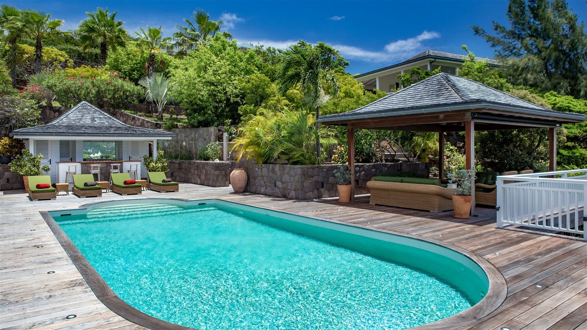 Pool & Terrace - Image 11