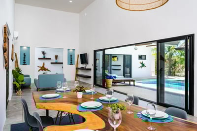 Luxury Villa Photo #12