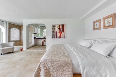 Luxury Villa Photo #28