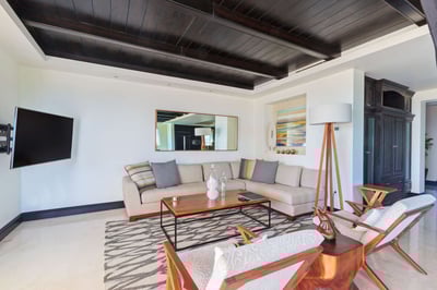 Luxury Villa Photo #9