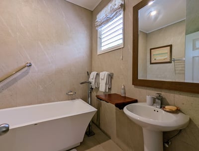 Luxury Villa Photo #18