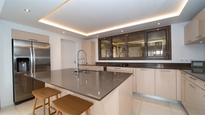 Kitchen & Dining Area