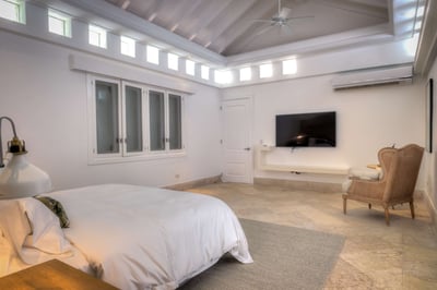 Luxury Villa Photo #36