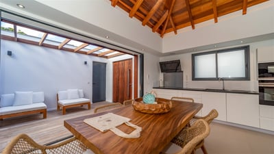 Kitchen & Dining Area