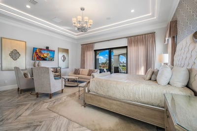 Luxury Villa Photo #36