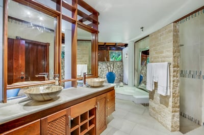 Luxury Villa Photo #53