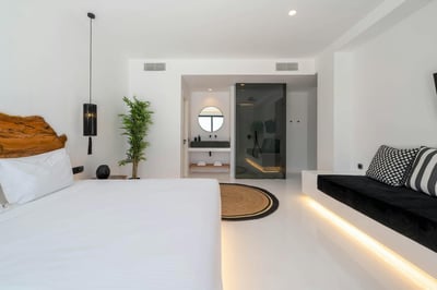 Luxury Villa Photo #22